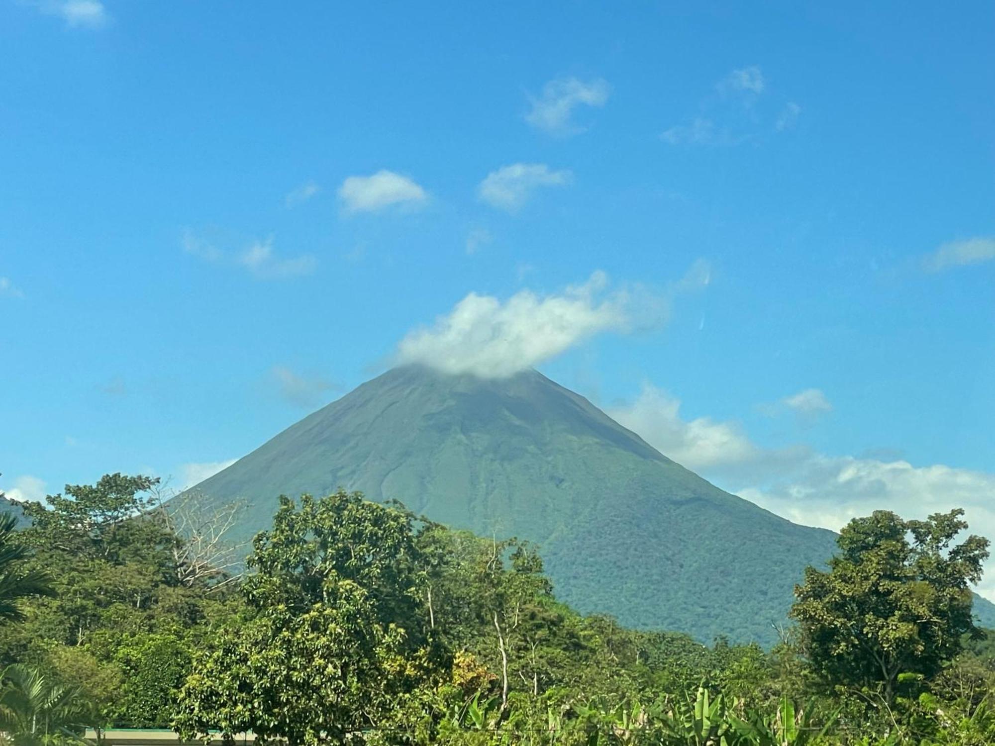 Hotel Tierra De Volcanes La Fortuna Exterior foto